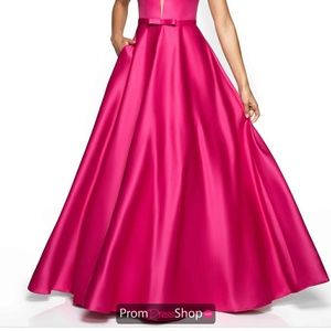 Meet your Posher, Janine